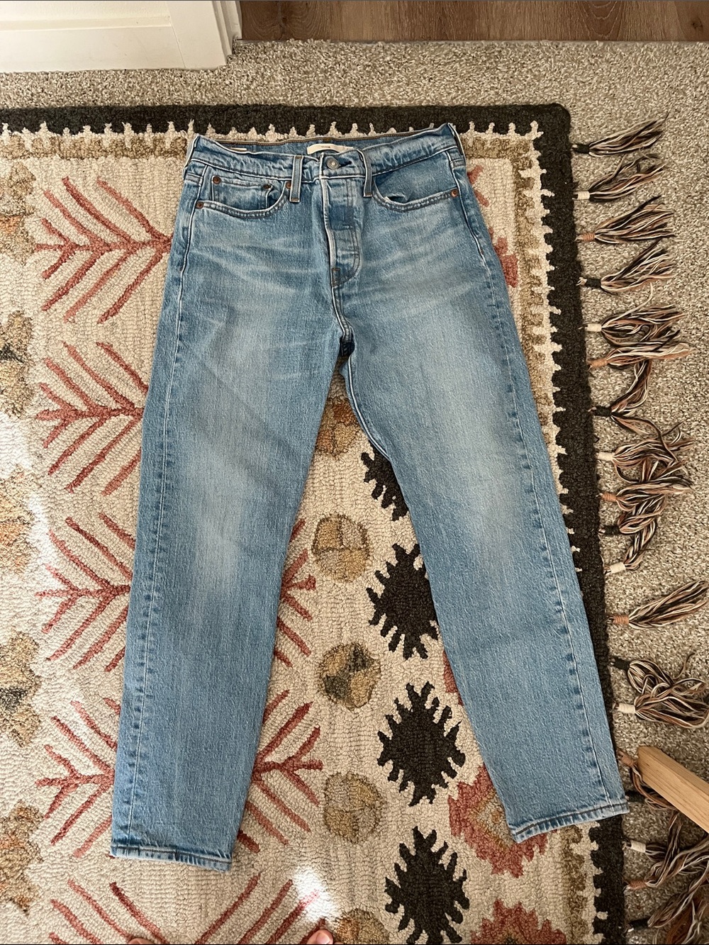 Levi’s wedgie 28 light blue jeans